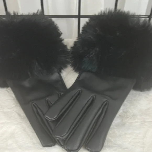 Faux Fur/Leather SMART GLOVES - Picture 5 of 11